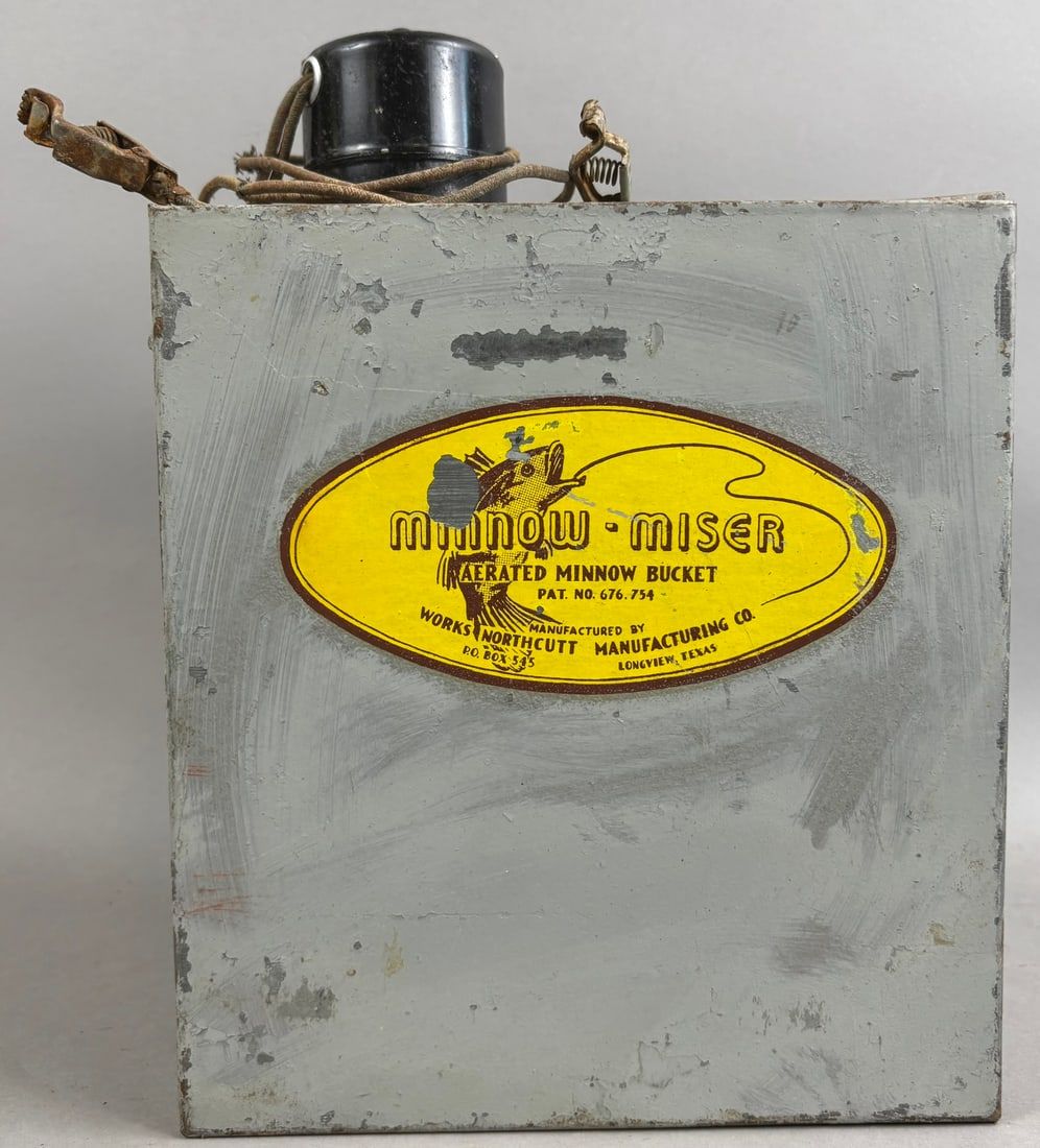 Lot 199: Antique Minnow Miser Aerated Minnow Bucket Northcutt