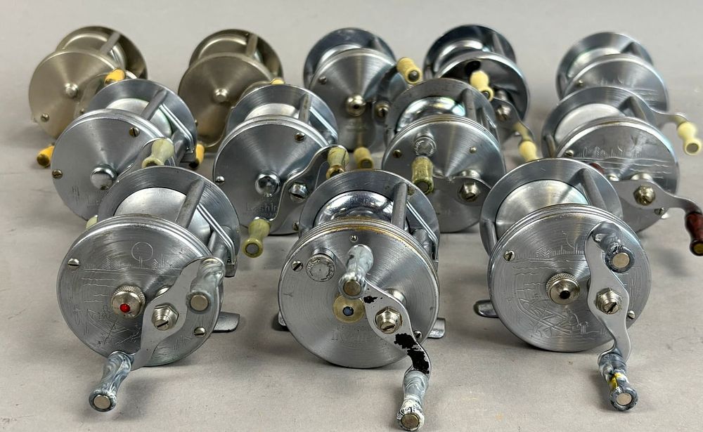 Lot 205: 12 40s 50s Bronson Bait Casting Fishing Reels
