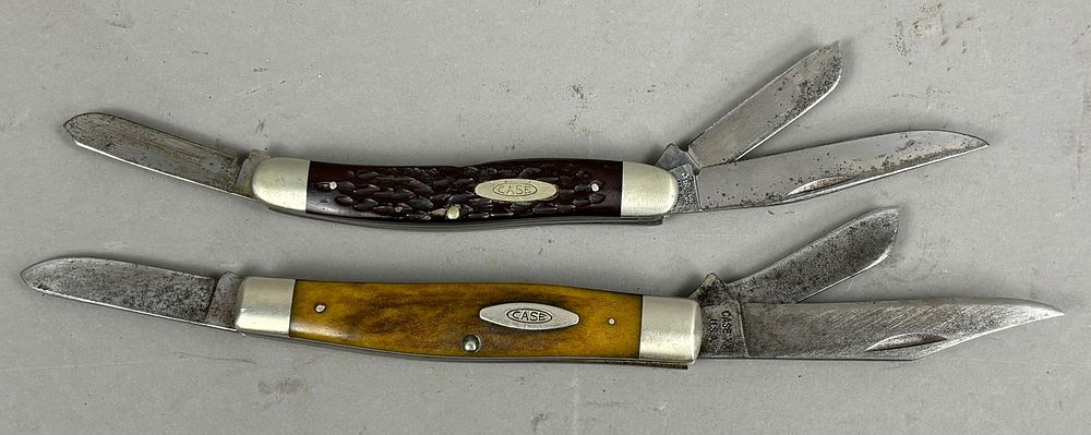 Lot 210: Pair Vintage Case XX Pocket Knives