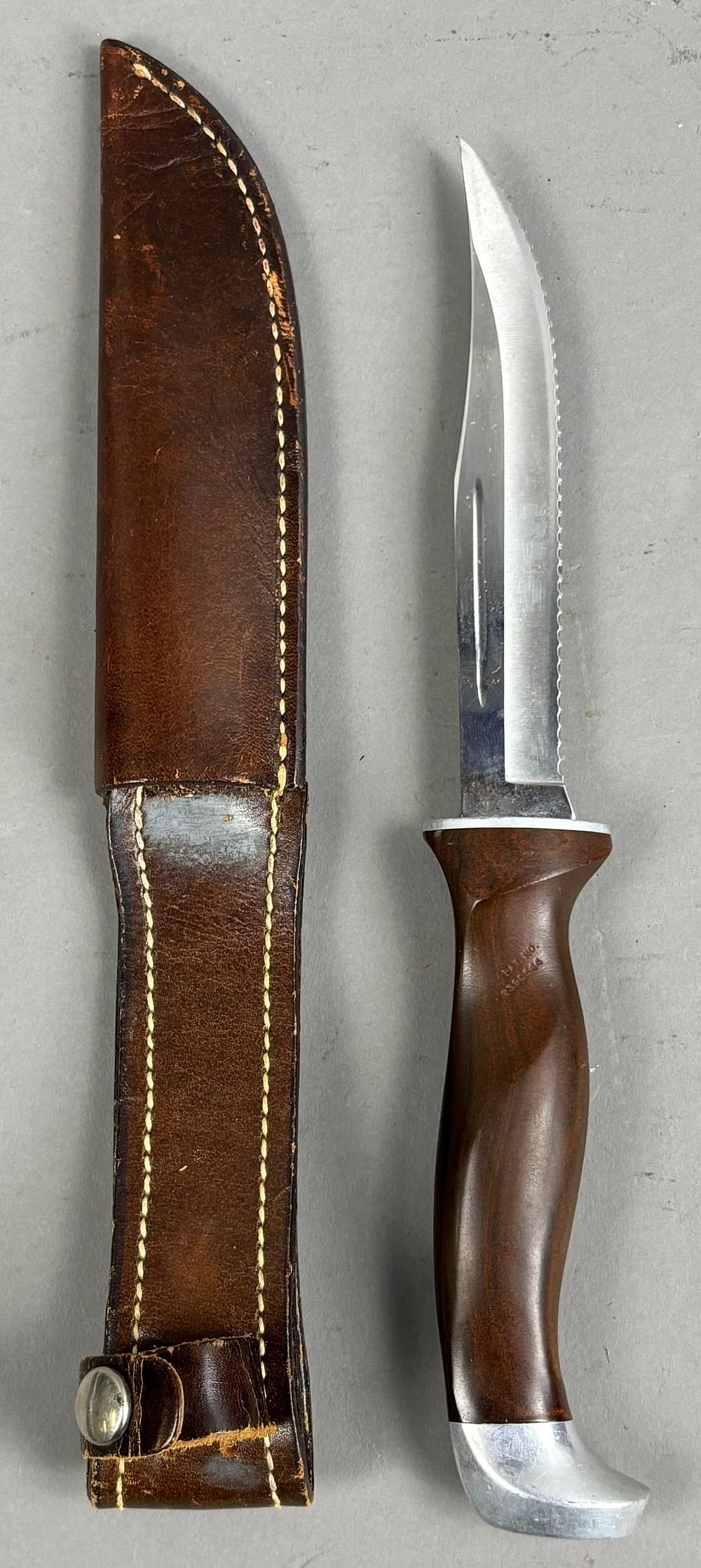 Lot 212: Vintage Cutco Filet Hunting Knife Leather Sheath