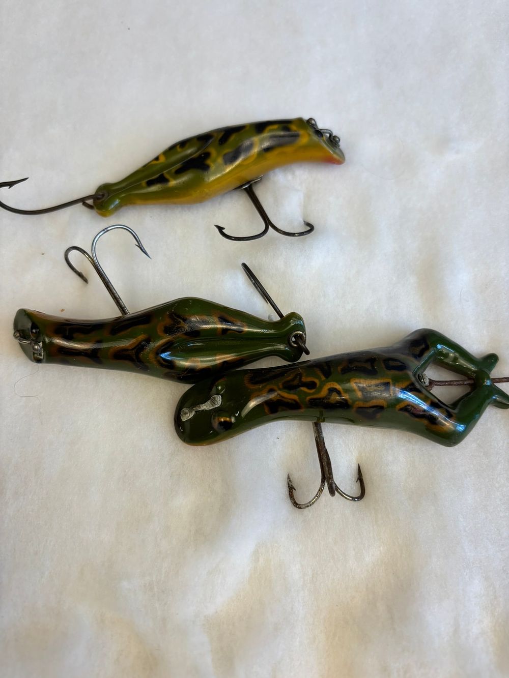 Lot 251: 3 Antique Heddon Little Luny Frog Fishing Lures