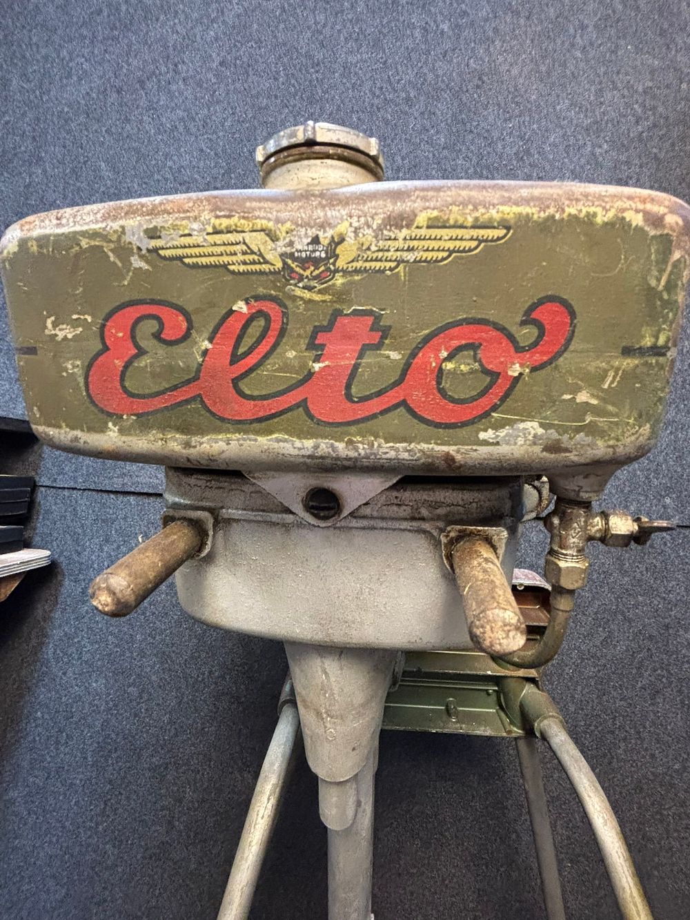 Lot 330: Antique Evinrude Elto Outboard Boat Motor Engine