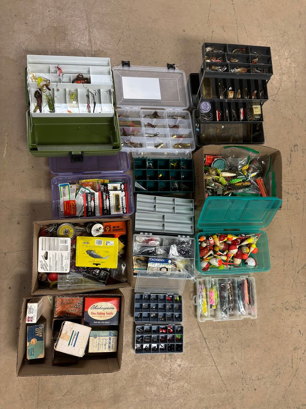 Lot 344: Large Lot Vintage Fishing Tackle Boxes Reels Lures
