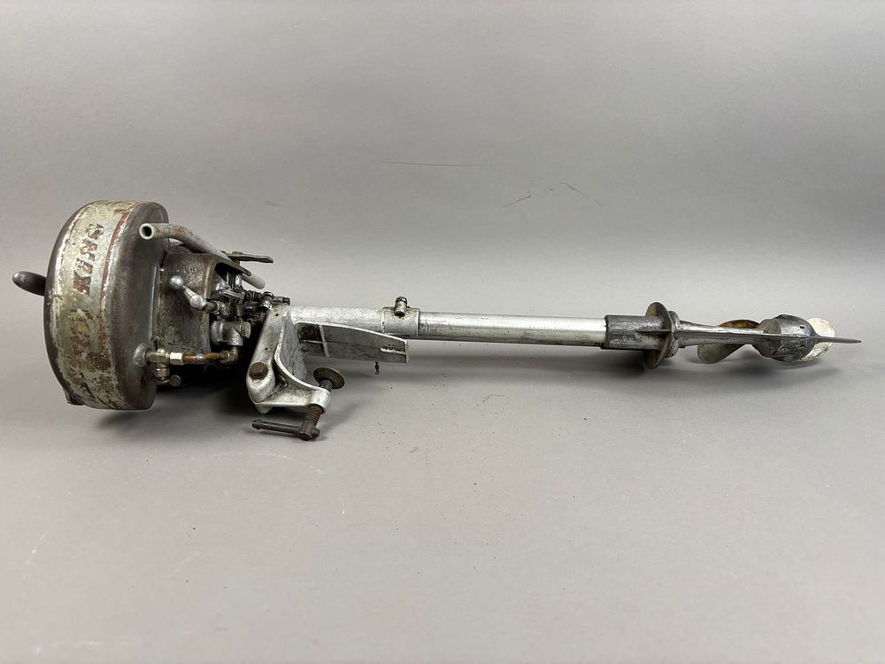 Lot 357: Antique Sea King Outboard Boat Motor Engine