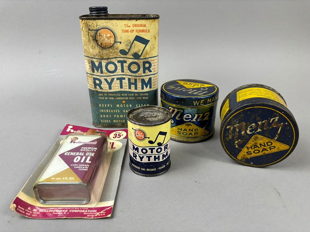 Lot 218: 5 Vintage Whiz Motor Rhythm Soap Handy Oiler Can