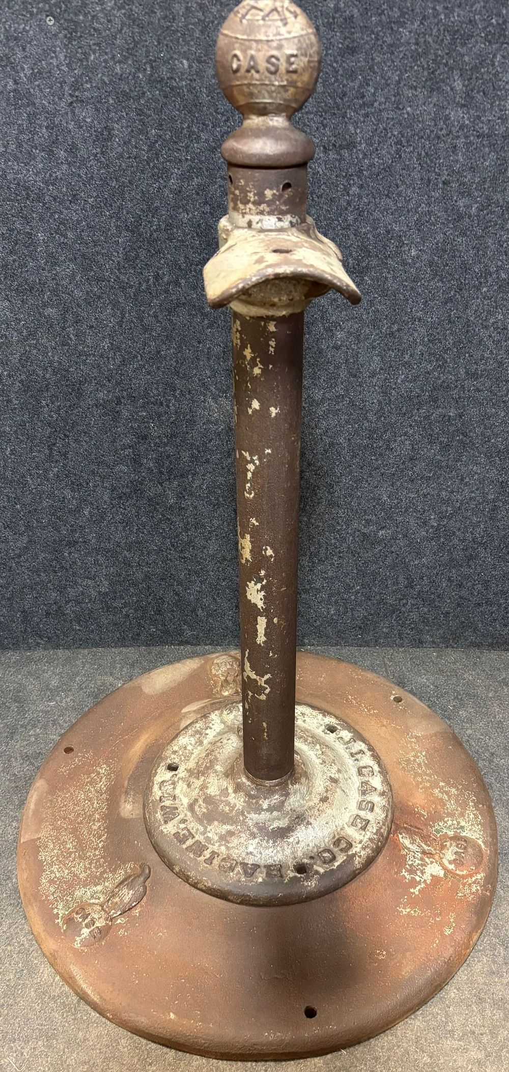 Lot 225: Early JI Case Implement Eagle Post Cast Iron Base
