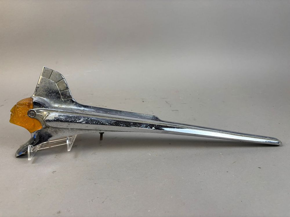 Lot 274: Early 49-53 Pontiac Cheiftain Lucite Hood Ornament