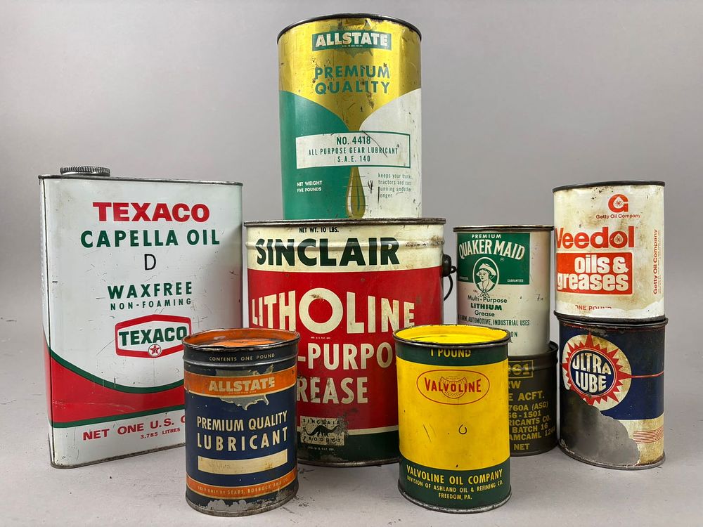 Lot 291: 9 Vintage Motor Oil Grease Cans Sinclair Texaco