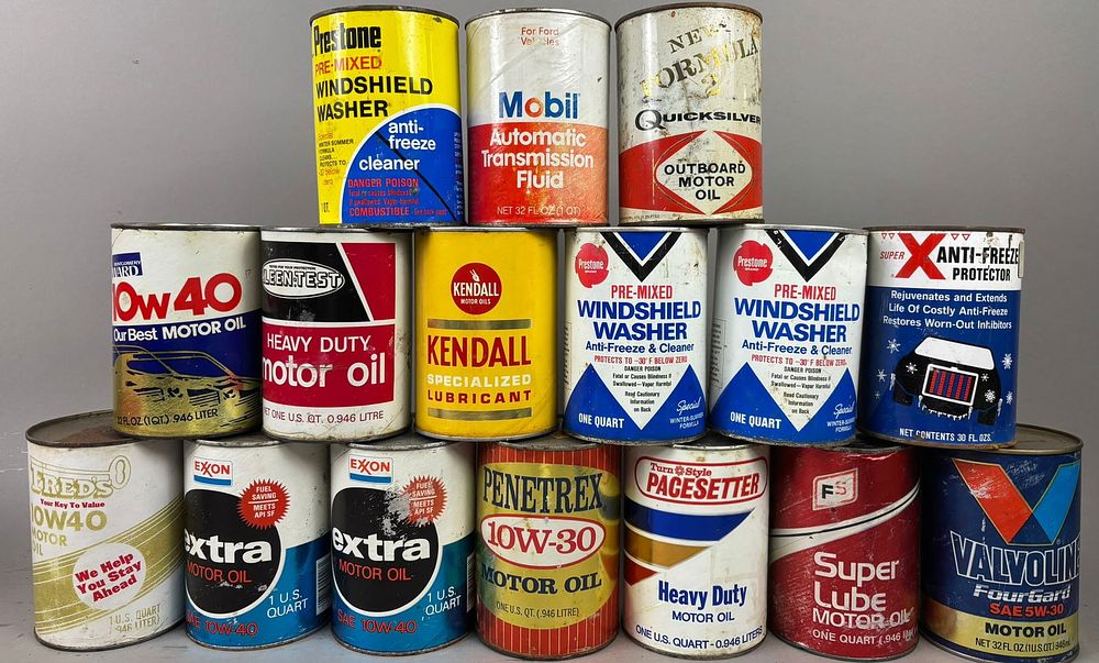 Lot 302: 16 NOS Vintage Motor Oil Quart Cans Kleen Test