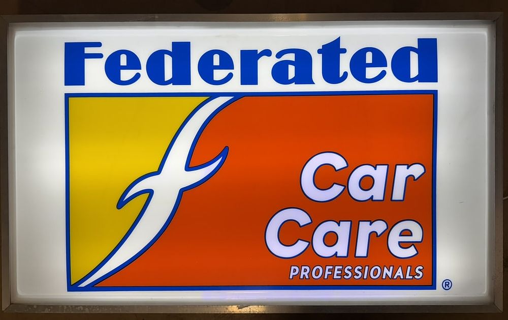 Lot 320B: Federated Car Care Professionals Plastic Lighted Sign
