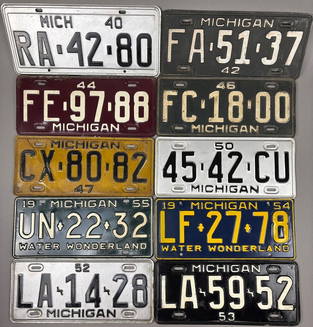 Lot 355: 10 Original 40s 50s Michigan License Plates