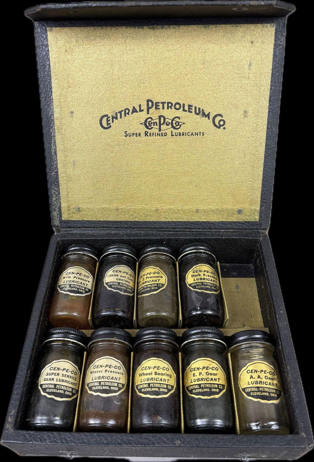 Lot 368: Early CenPeCo Motor Oil Sample Bottle Set Case #1