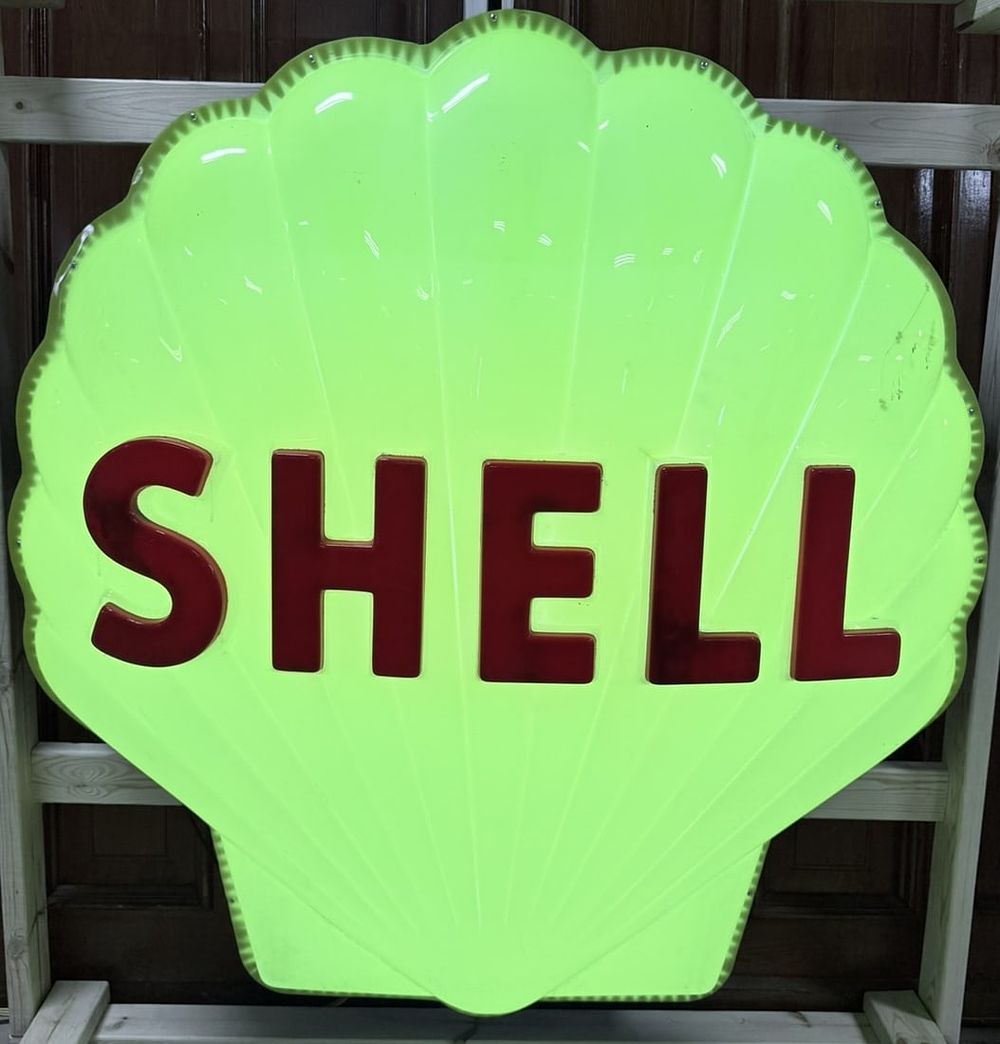 Lot 424B: Shell Plastic Lighted Lighted 60s Gas Station Sign