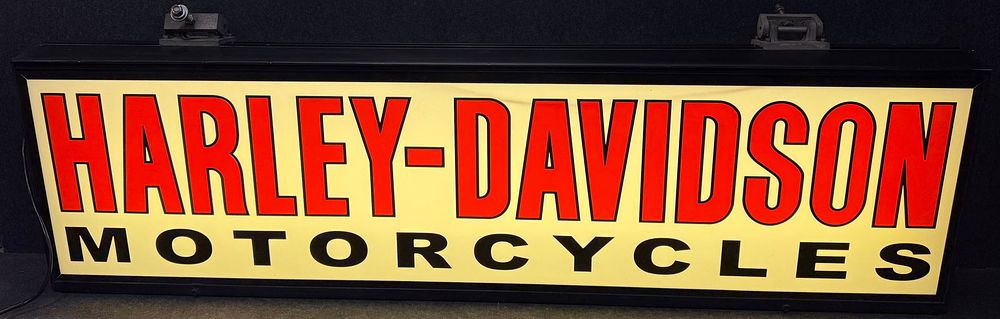 Lot 435: Harley Davidson Nu Art Showroom Lighted Dealer Sign