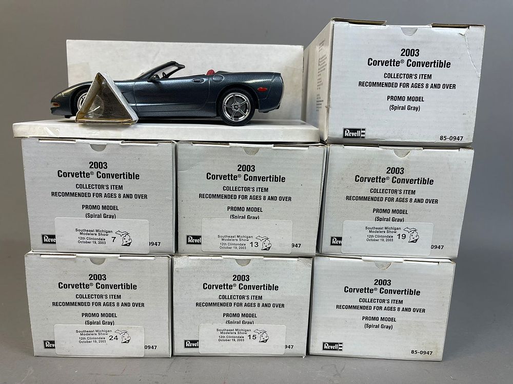 Lot 154: 7 NOS Revell 03 Chevrolet Corvette Conv Promo Car