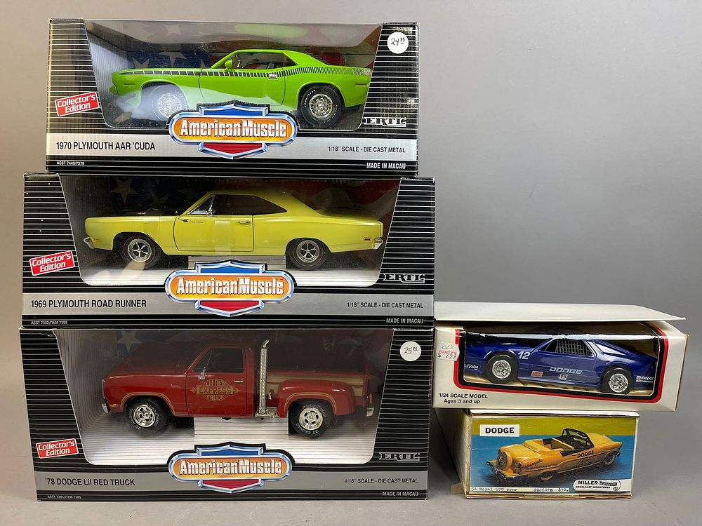 Lot 159: 5 NOS Ertl American Muscle Cuda Road Runner Die Cast