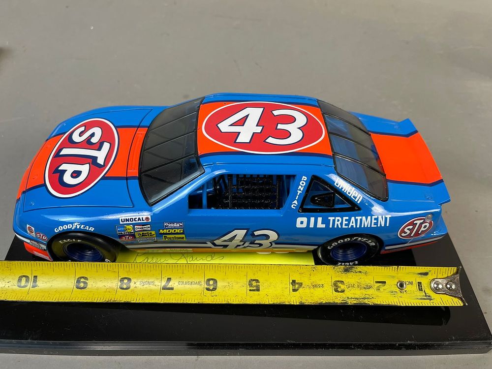 Lot 183: NOS Ertl Pontiac STP 43 Petty Pre Production Race Car