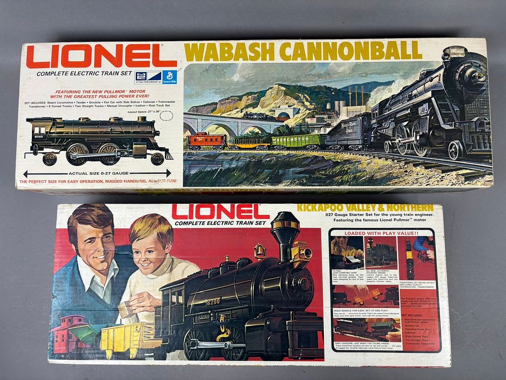Lot 221: 2 Lionel 027 Gauge Train Set Kickapoo Wabash Cannonball