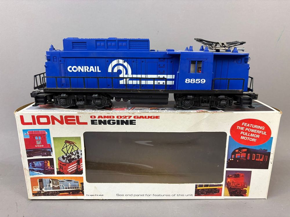Lot 251: NOS Lionel O Gauge Conrail 8859 Electric Engine