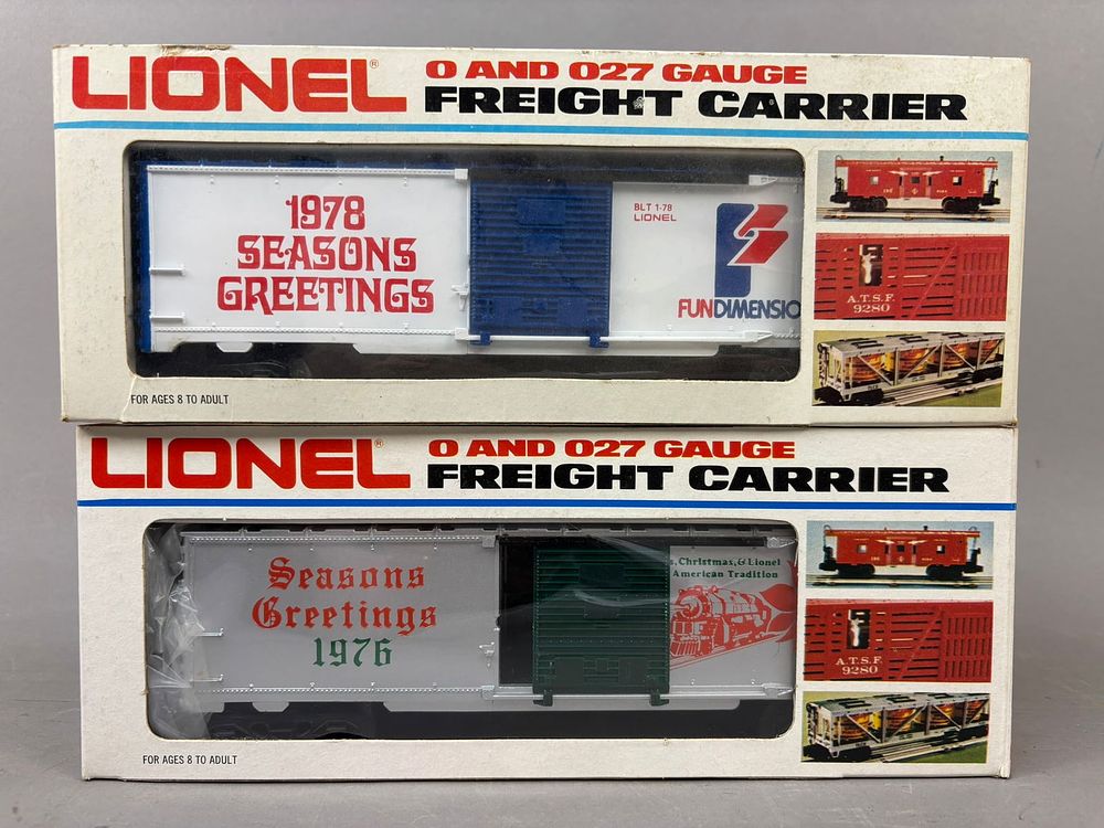Lot 254: 2 NOS Lionel Seasons Greetings Train Box Car 76 78