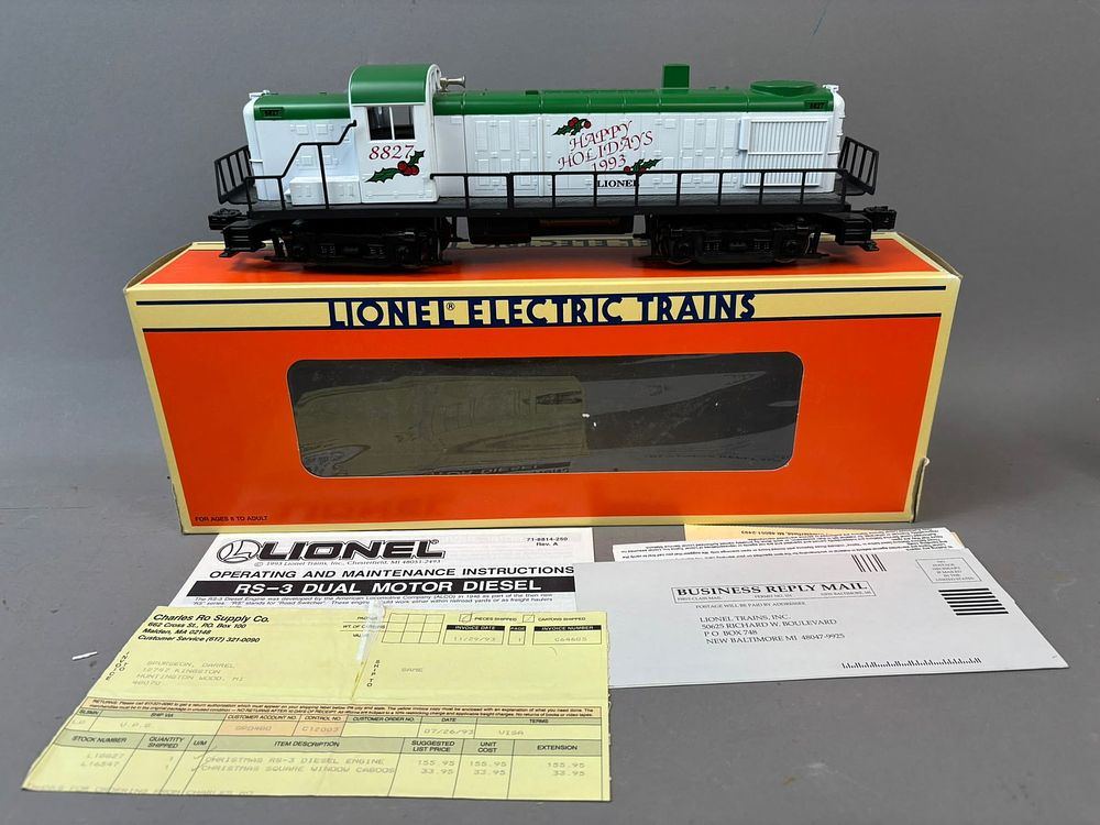 Lot 265: NOS Lionel Christmas 6-18827 RS-3 Diesel Train Engine