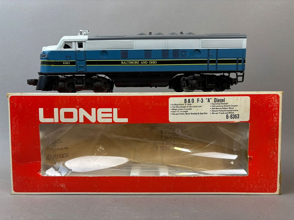 Lot 274: NOS Lionel F3 A B&O Diesel Train Engine 8363