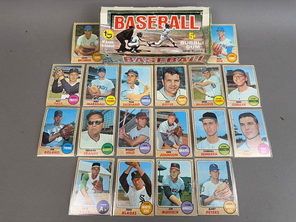 Lot 207: 1968 Topps Baseball Cards Store Vending Box with 18x 1968 Baseball Cards