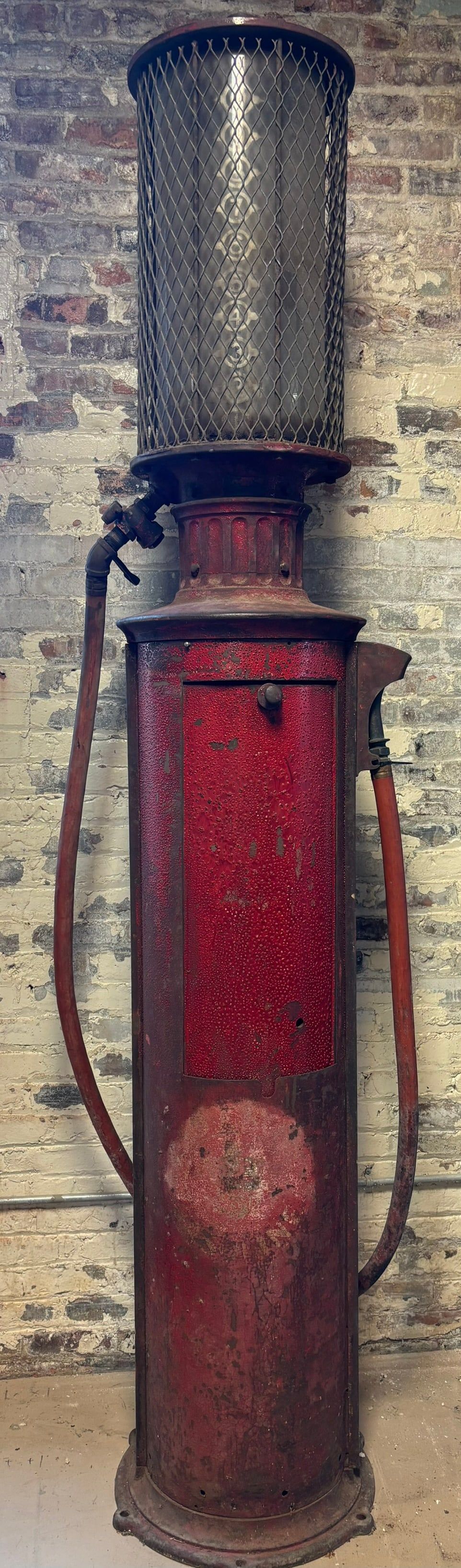 Lot 185: American 10 Gallon Visible Gas Pump w/ Hail Screen & Alligator Paint