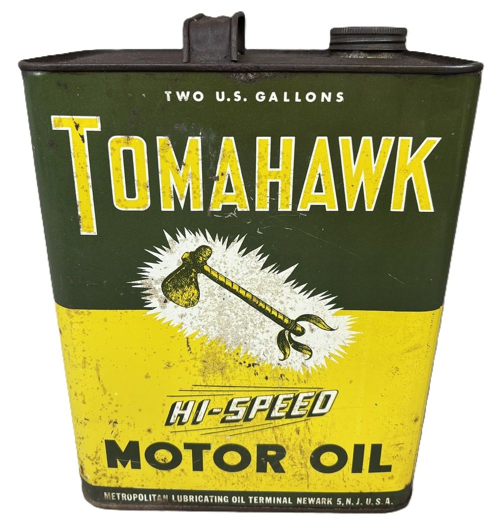 Lot 302: Tomahawk Hi-Speed Motor Oil 2 Gallon Can by Metropolitan Lubricating Newark NJ