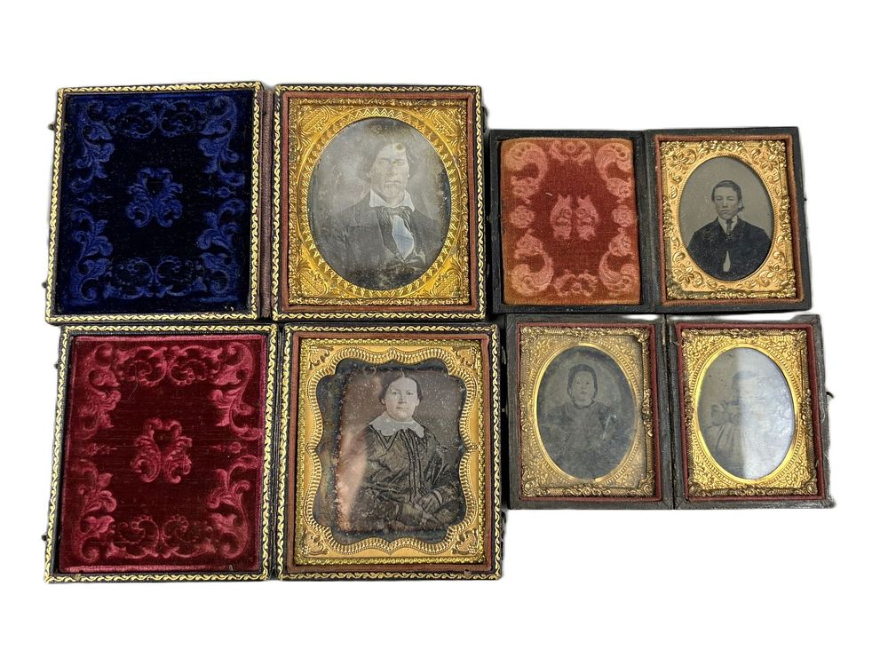 Lot 162: Lot 5 Antique 1860s-80s Ambrotype & Daguerrotype Cased Photographs