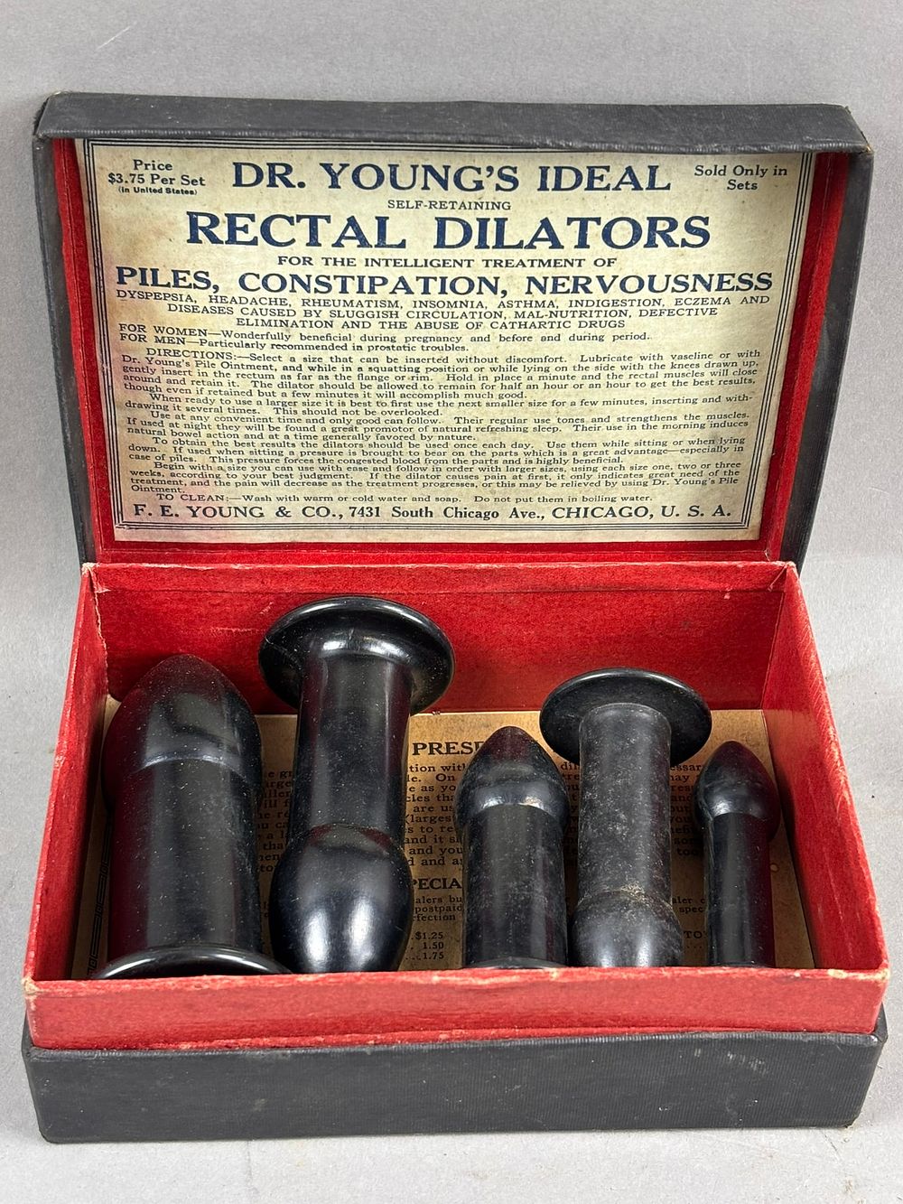 Lot 171: 1920s Dr. Young's Ideal Rectal Dilators Piles Constipation Set w/ Box