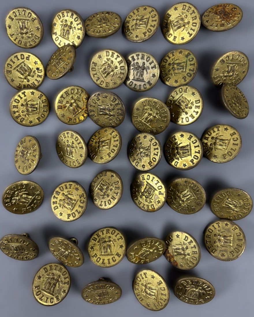 Lot 272: Detroit Police Embossed Lot 40 1" Michigan Brass Coat Uniform Buttons