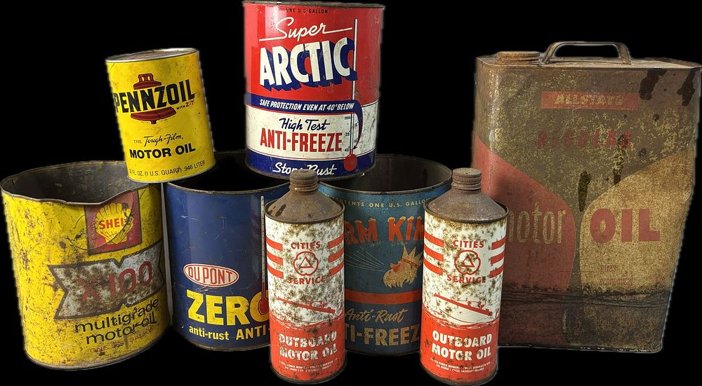 Lot 417: Lot 8 1 & 2 Gallon Metal Oil Cans Storm King & Cities Outboard Cone Top Quart Cans