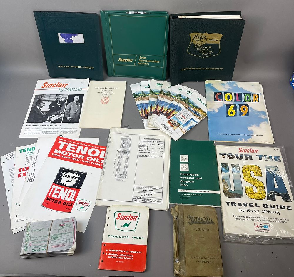 Lot 300a: Lot 23 Original Sinclair Service Station Guides Books Maps & More