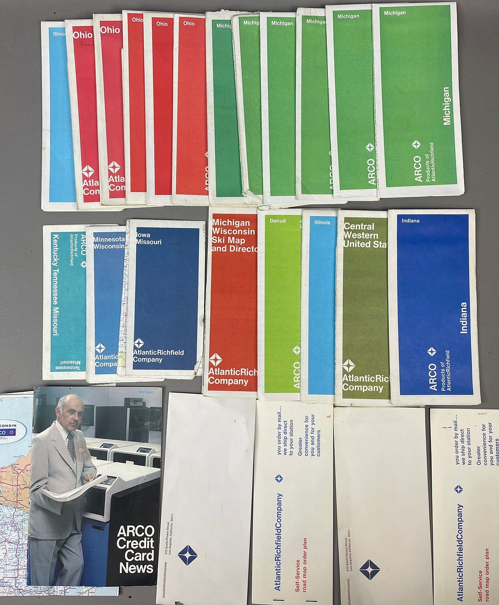 Lot 300e: Lot 26 Original ARCO Atlantic Richfield Service Station Maps & More