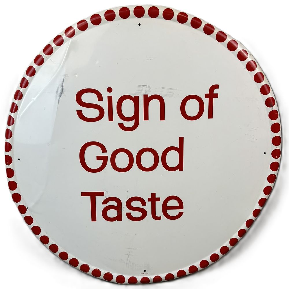 Lot 303: 1957 Sign Of Good Taste 26.5" Self Framed Metal Coca Cola Sign