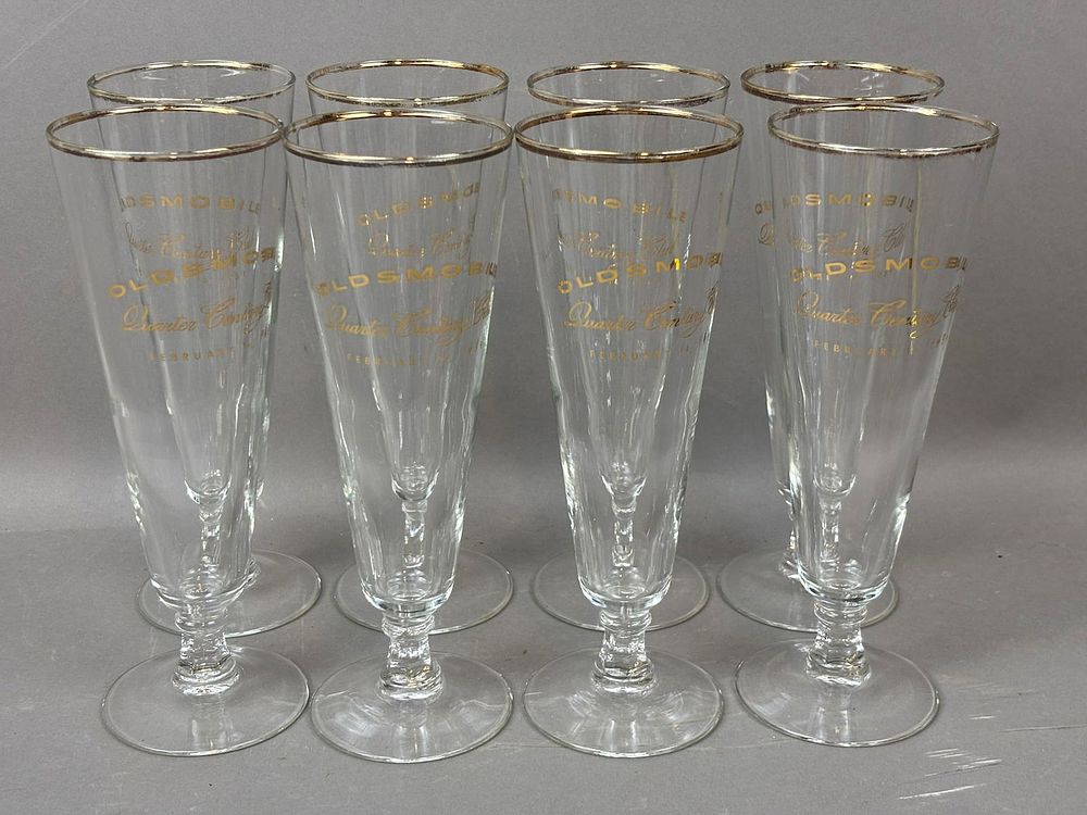 Lot 199: Lot 8 1959 Oldsmobile Quarter Century Club 8" Glasses