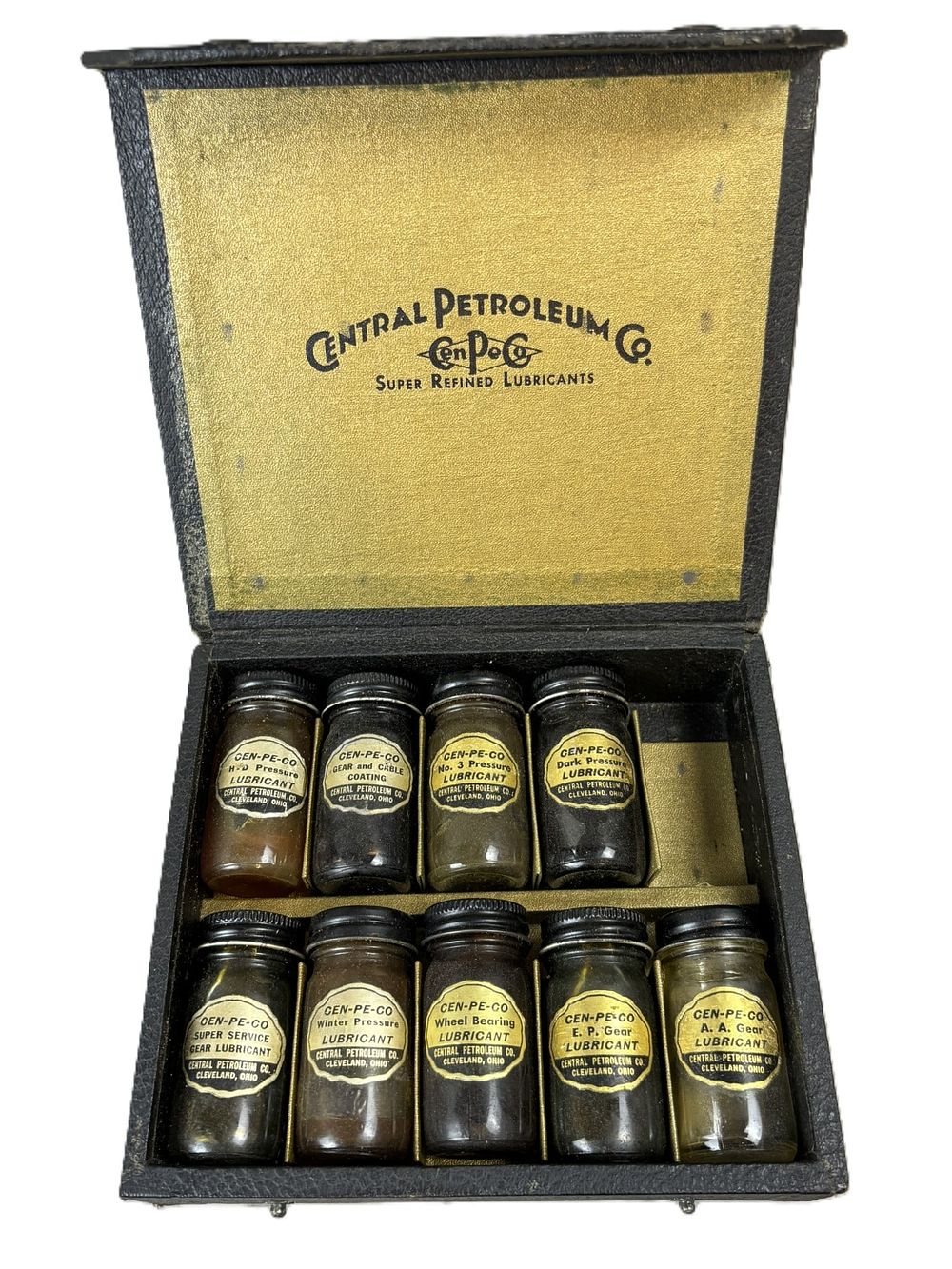 Lot 229: Cenpeco Central Petroleum Co Salesman Sample Oil Kit