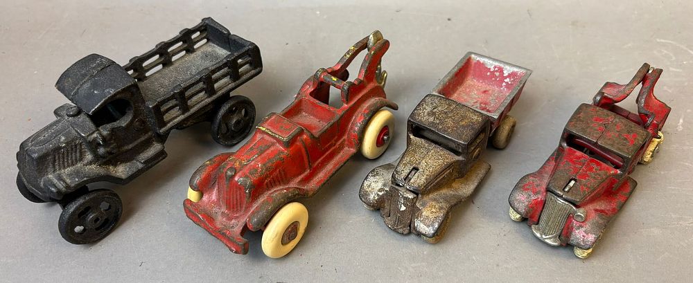 Lot 238B: Antique Lot 4 Original Cast Iron 20s-30s Trucks & Wreckers