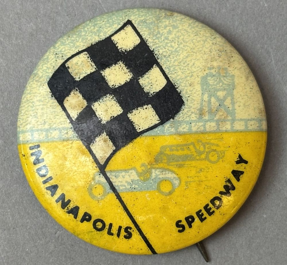 Lot 252B: Indianapolis Speedway Indy 500 Checkered Flag 1.75" 40s Pinback Button