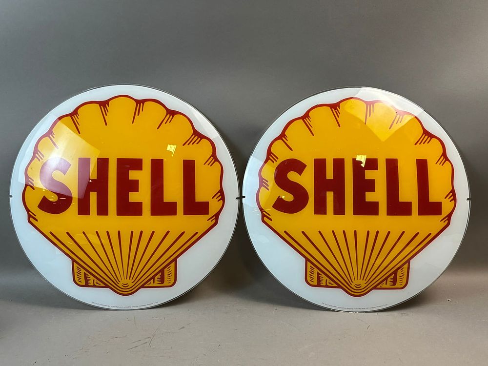 Lot 294: Shell Tiger Stripe Clam Shell Pair 14" Gas Pump Globe Lenses