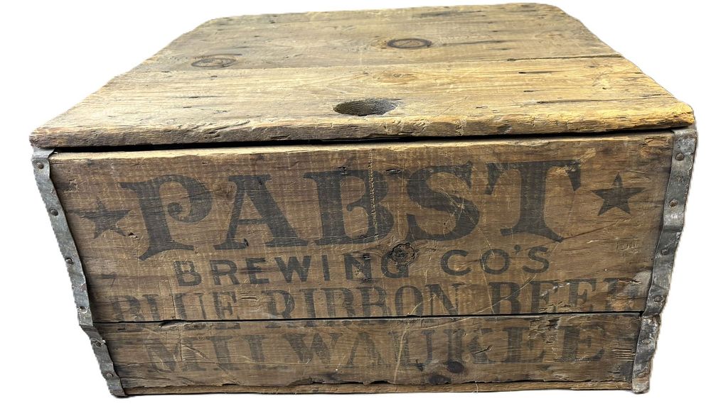 Lot 358: Pabst Brewing Co Blue Ribbon Beer Milwaukee Pro Prohibition Crate Ca. 1913