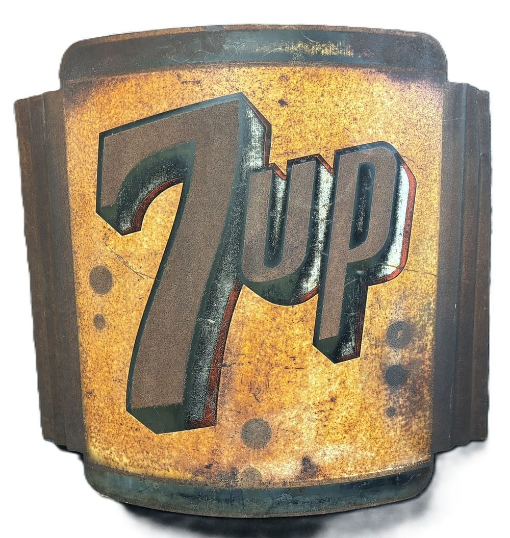Lot 428: 7UP SST Painted Metal 1950s Soda Pop Building Corner Sign