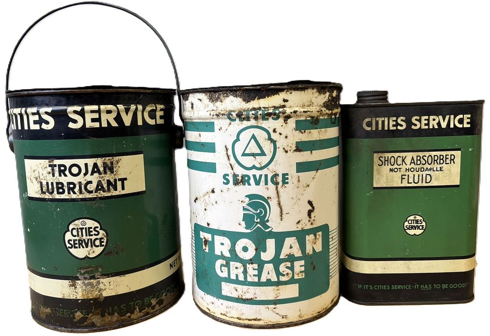 Lot 440: Lot 3 Cities Service Metal Cans Pair 5LB Grease Cans & Shock Quart