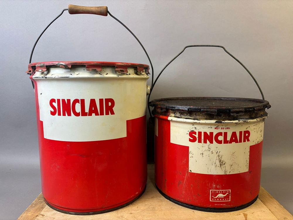 Lot 445: Pair Sinclair 25lb & 35lb 1960s Grease Cans