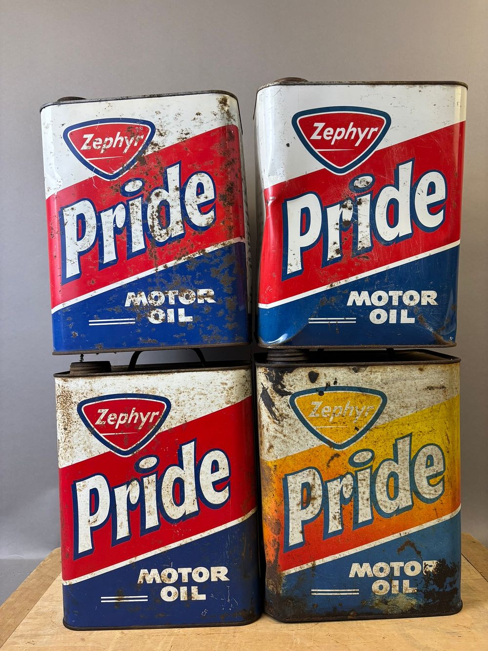 Lot 469: Lot 4 Zephyr Pride Motor Oil 2 Gallon Metal Cans Muskegon Michigan