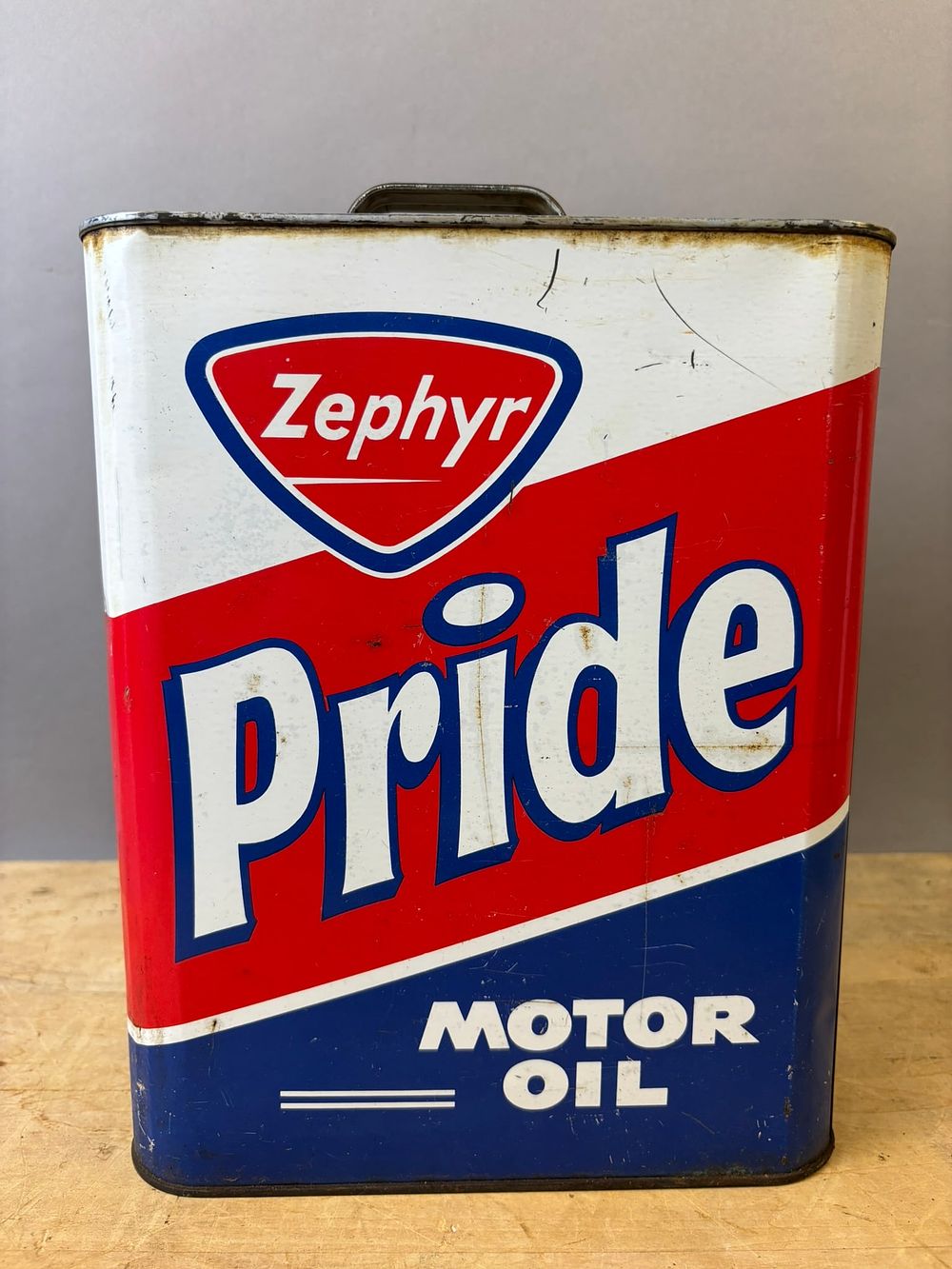 Lot 471: Zephyr Motor Oil 2 Gallon Metal Can Muskegon Michigan