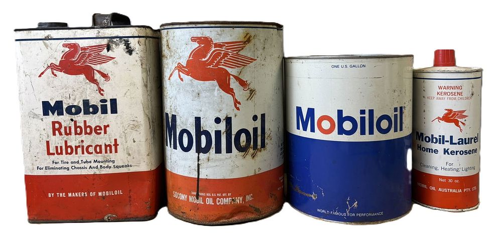 Lot 486: 4 Mobiloil Mobil 1 Gallon & 5 Quart Metal Cans