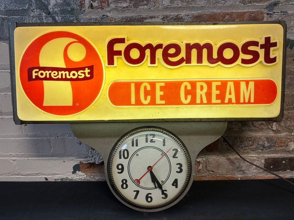 Lot 546: Foremost Ice Cream Lighted Advertising Clock Sign by Countryman