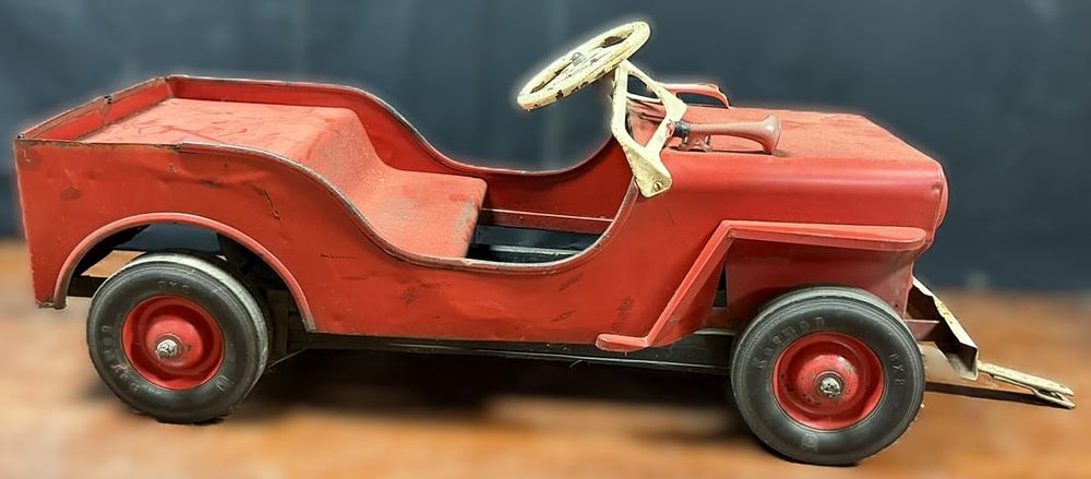 Lot 578B: 1940s Hamilton Jeep Pull Behind Ride Carnival Pedal Car